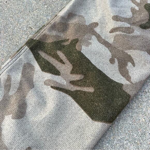 Cabelas Microtex Classic Cargo Pants Outfitter Camo Green Gray Men’s Size 32 Reg - Picture 7 of 8